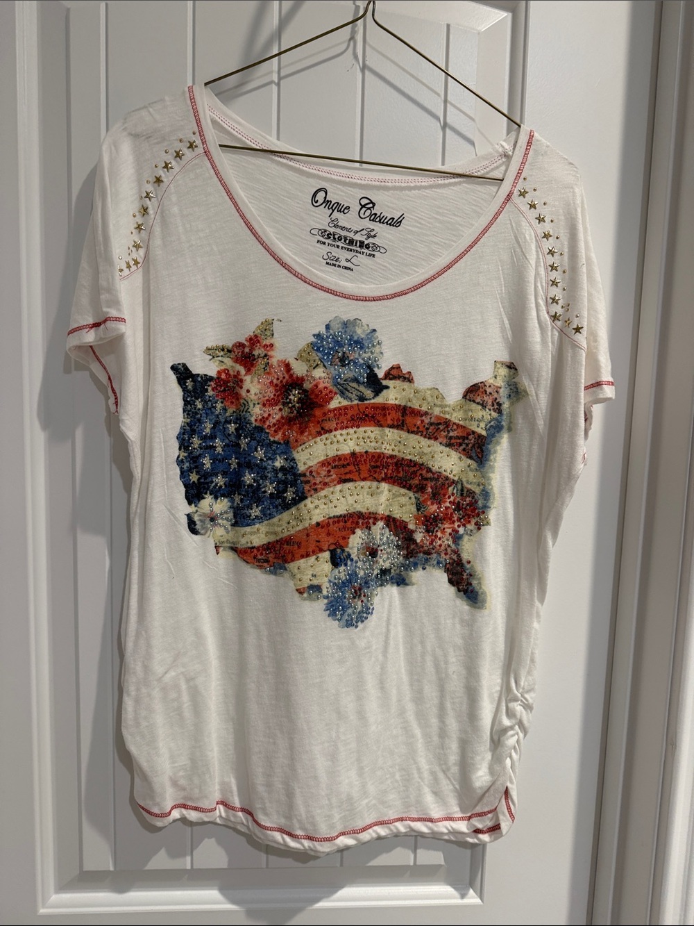 Onque Casuals White Short Sleeve Tee with Flag & Floral Graphic